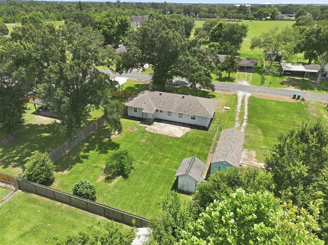 713 Topsy Rd, Lake Charles, LA 70607