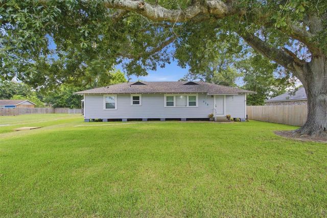 713 Topsy Rd, Lake Charles, LA 70607