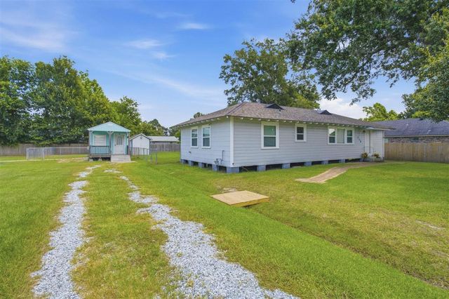 713 Topsy Rd, Lake Charles, LA 70607