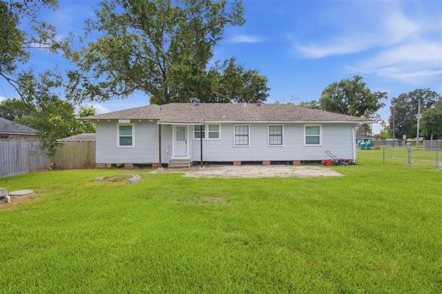 713 Topsy Rd, Lake Charles, LA 70607