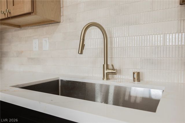 826 Hart Avenue, Las Vegas, NV 89106