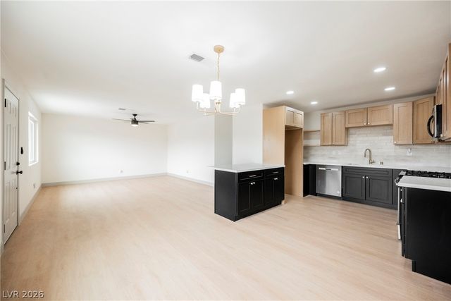 826 Hart Avenue, Las Vegas, NV 89106