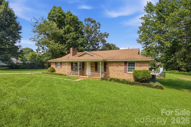 302 Charlotte Street, Alexis, NC 28006