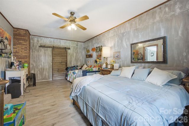 302 Charlotte Street, Alexis, NC 28006