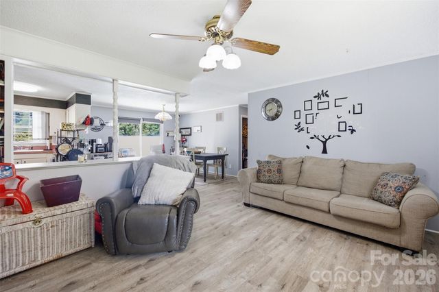 302 Charlotte Street, Alexis, NC 28006