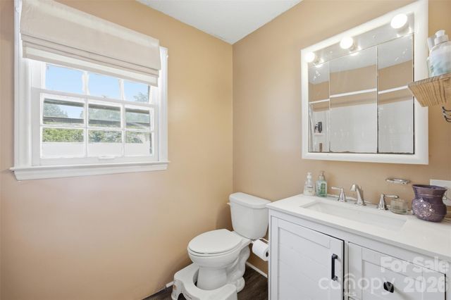 302 Charlotte Street, Alexis, NC 28006