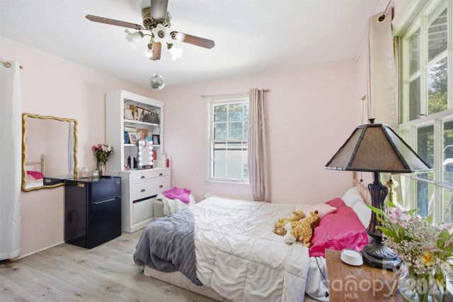 302 Charlotte Street, Alexis, NC 28006