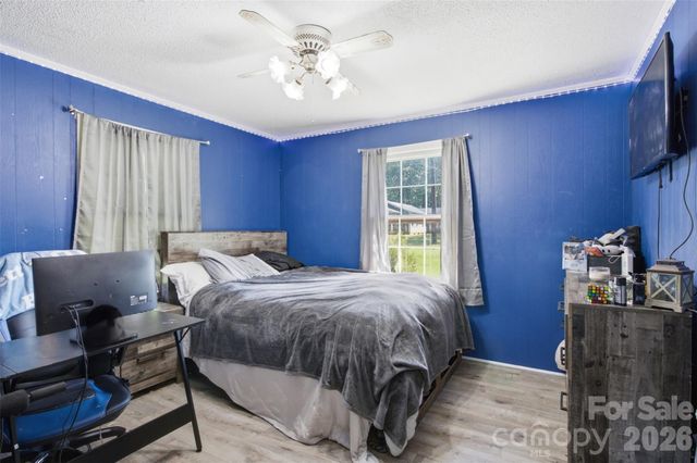 302 Charlotte Street, Alexis, NC 28006