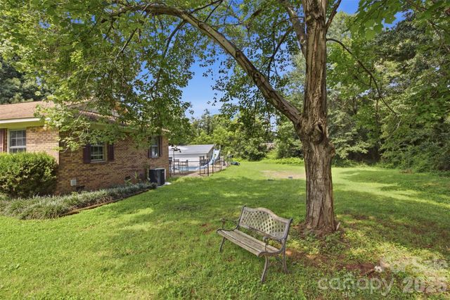 302 Charlotte Street, Alexis, NC 28006