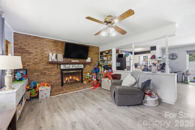 302 Charlotte Street, Alexis, NC 28006