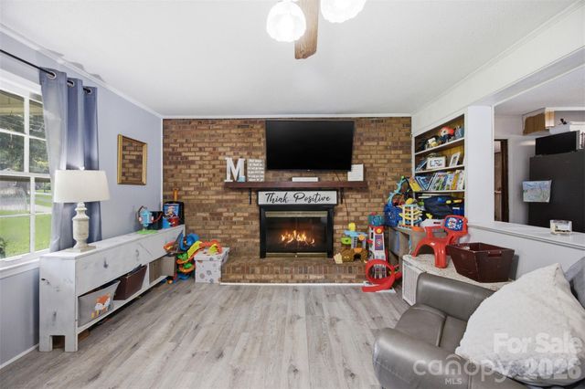 302 Charlotte Street, Alexis, NC 28006