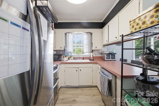 302 Charlotte Street, Alexis, NC 28006