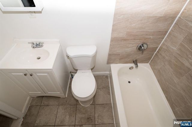 120 S 7th Street, Newark, NJ 07107