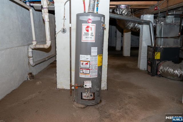 120 S 7th Street, Newark, NJ 07107