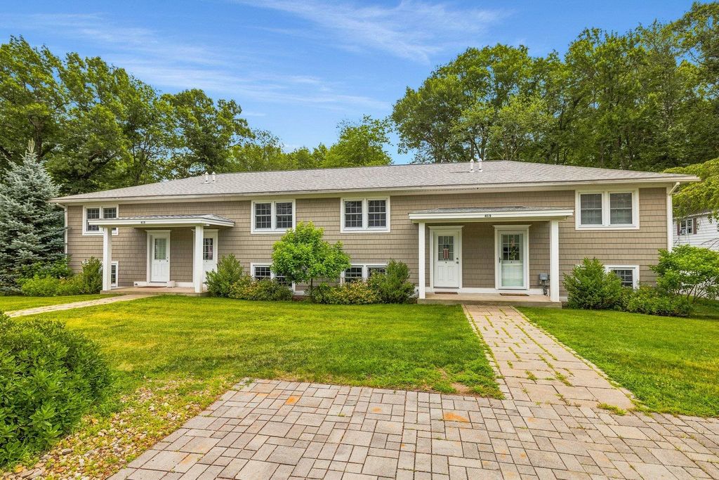 Image 1 of property listing at 415 High Street #2, Hampton, NH 03842