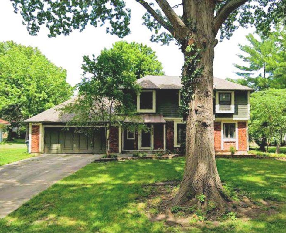 1512 E SUNVALE Drive, Olathe, KS 66062