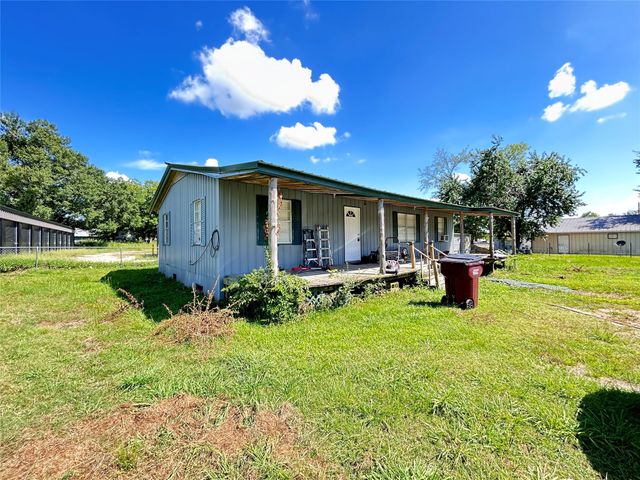 104 Gaskins Street, Como, TX 75431