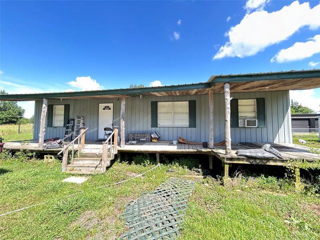 104 Gaskins Street, Como, TX 75431
