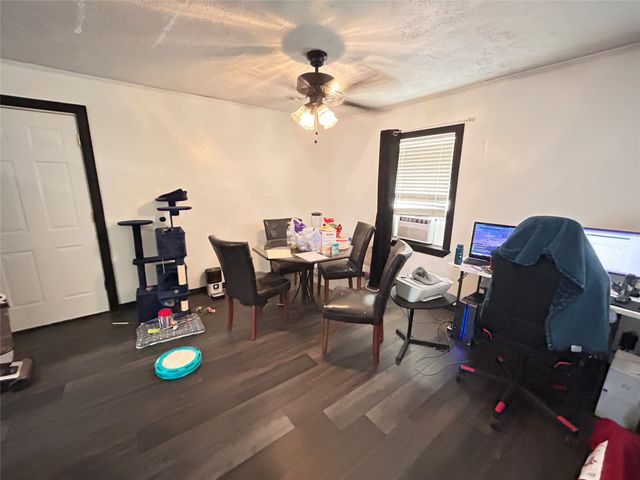 104 Gaskins Street, Como, TX 75431