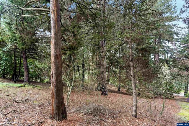 Camellia Dr S, Salem, OR 97302