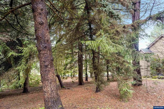 Camellia Dr S, Salem, OR 97302