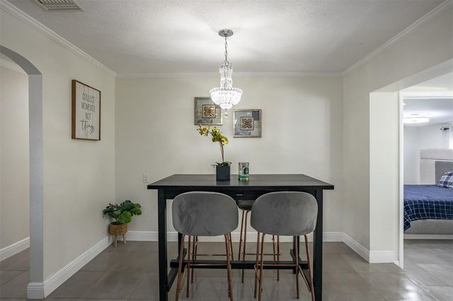 806 CHADSWORTH AVENUE, Seffner, FL 33584