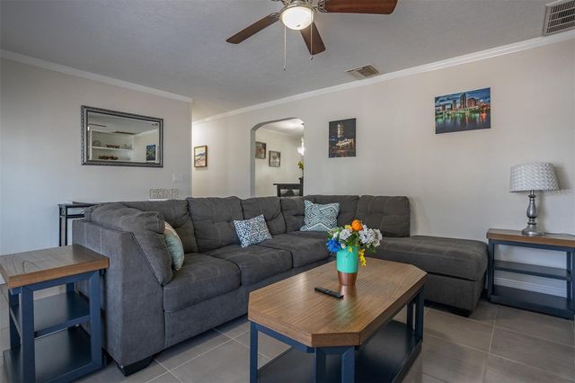 806 CHADSWORTH AVENUE, Seffner, FL 33584