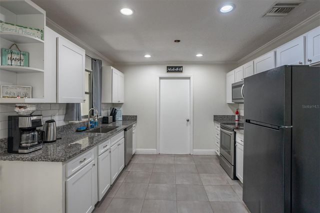 806 CHADSWORTH AVENUE, Seffner, FL 33584