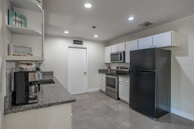 806 CHADSWORTH AVENUE, Seffner, FL 33584