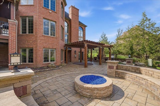 112 Mirage DRIVE, Cranberry Twp, PA 16066