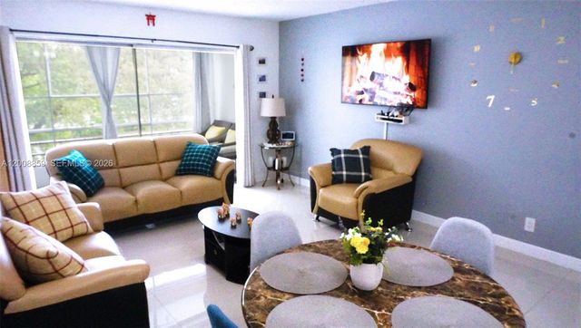 8818 W Mcnab Rd 303, Tamarac, FL 33321