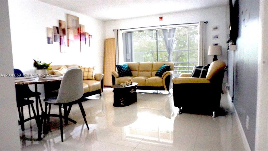 8818 W Mcnab Rd 303, Tamarac, FL 33321