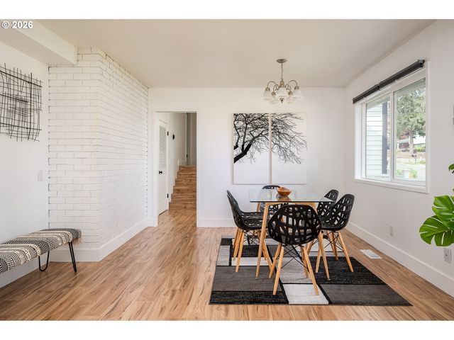 11835 Se VALLEY VIEW Ter, Happy Valley, OR 97086