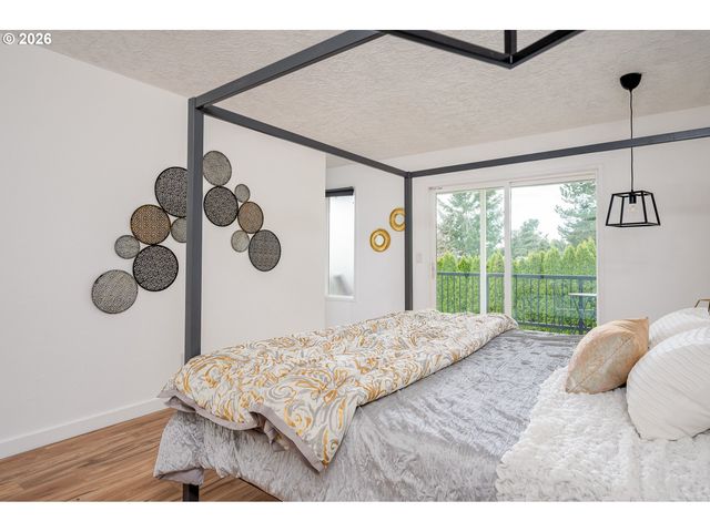 11835 Se VALLEY VIEW Ter, Happy Valley, OR 97086