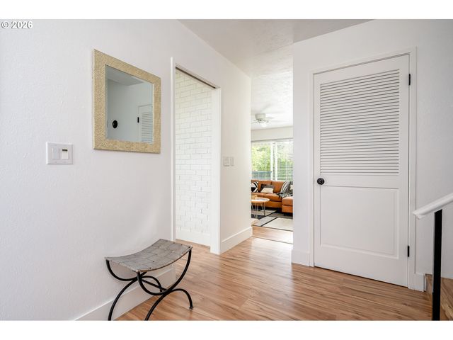 11835 Se VALLEY VIEW Ter, Happy Valley, OR 97086