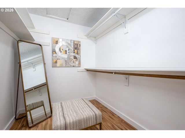 11835 Se VALLEY VIEW Ter, Happy Valley, OR 97086