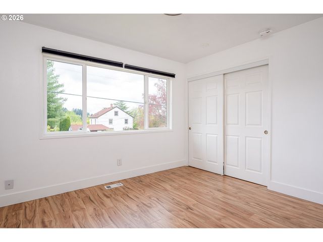 11835 Se VALLEY VIEW Ter, Happy Valley, OR 97086