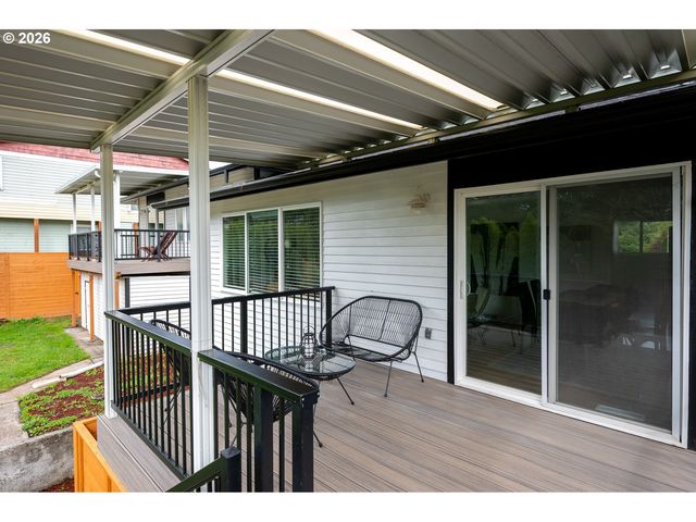 11835 Se VALLEY VIEW Ter, Happy Valley, OR 97086