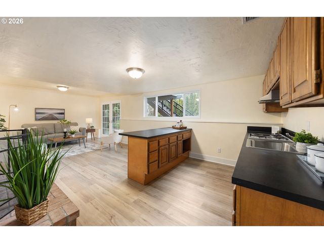 11835 Se VALLEY VIEW Ter, Happy Valley, OR 97086