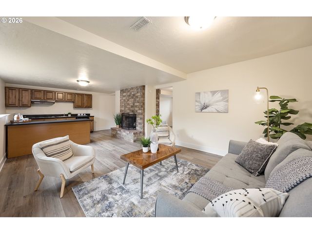 11835 Se VALLEY VIEW Ter, Happy Valley, OR 97086