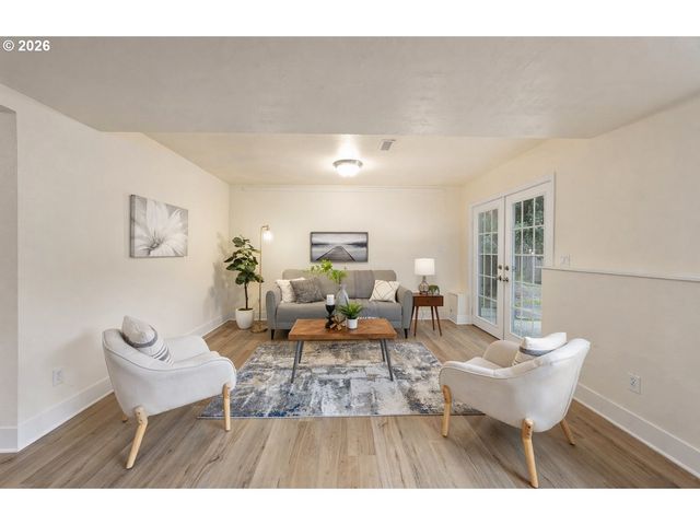 11835 Se VALLEY VIEW Ter, Happy Valley, OR 97086