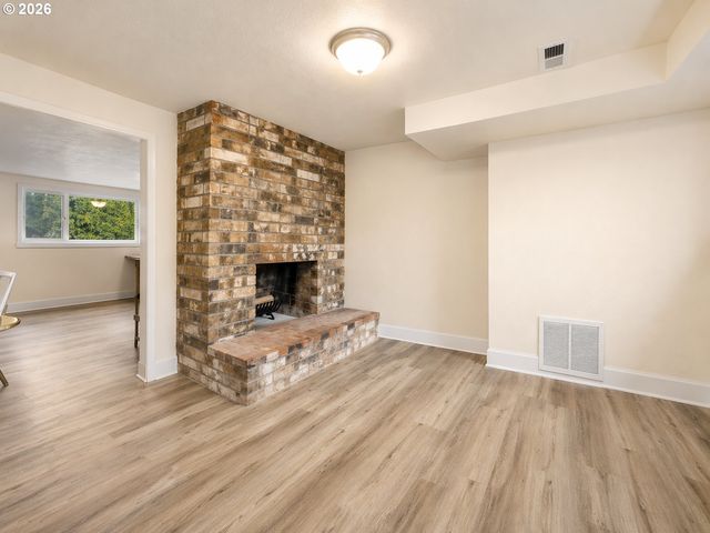 11835 Se VALLEY VIEW Ter, Happy Valley, OR 97086