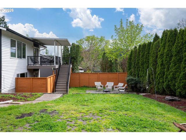 11835 Se VALLEY VIEW Ter, Happy Valley, OR 97086