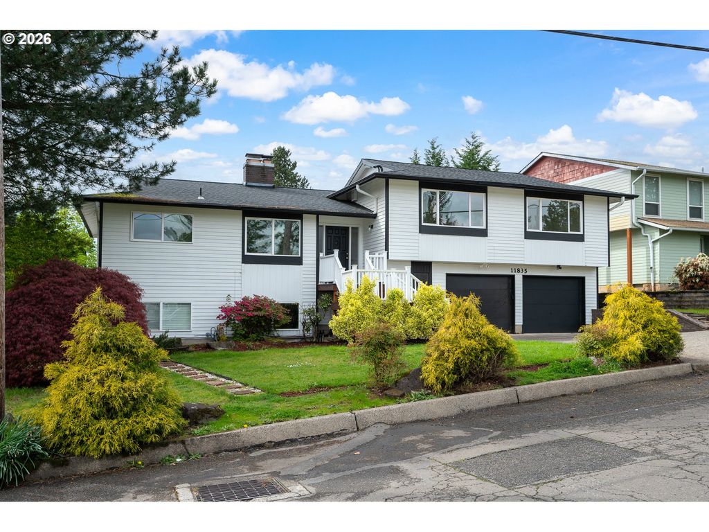 11835 Se VALLEY VIEW Ter, Happy Valley, OR 97086