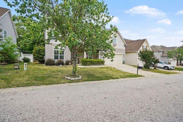 219 E Quailwood Drive, Fuquay Varina, NC 27526