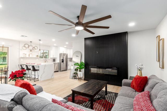 10407 W DESERT FOREST Circle, Sun City, AZ 85351