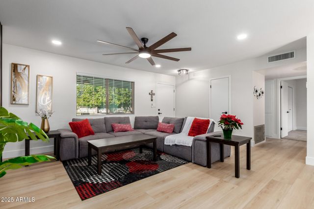 10407 W DESERT FOREST Circle, Sun City, AZ 85351