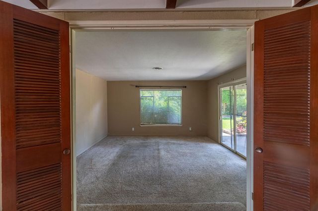 6960 N Pershing Ave, Stockton, CA 95207