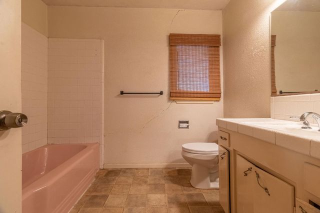 6960 N Pershing Ave, Stockton, CA 95207