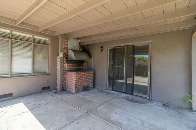 6960 N Pershing Ave, Stockton, CA 95207